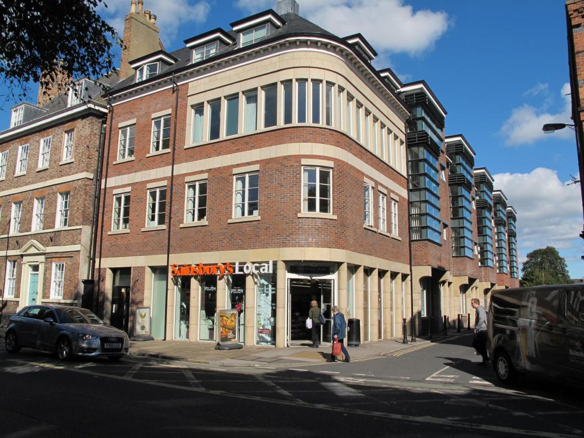 Churchill Two Bedroom Apartments With Free Parking And The Minster View York Eksteriør bilde