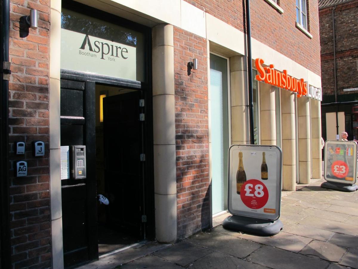 Churchill Two Bedroom Apartments With Free Parking And The Minster View York Eksteriør bilde